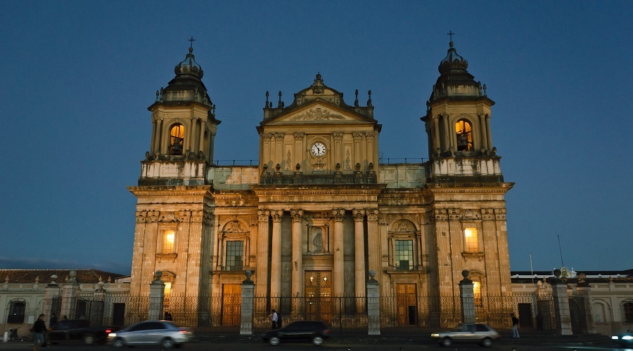 GUATEMALA-CATEDRAL METROPOLITANA-OPERANDOVIAJESYTURISMO