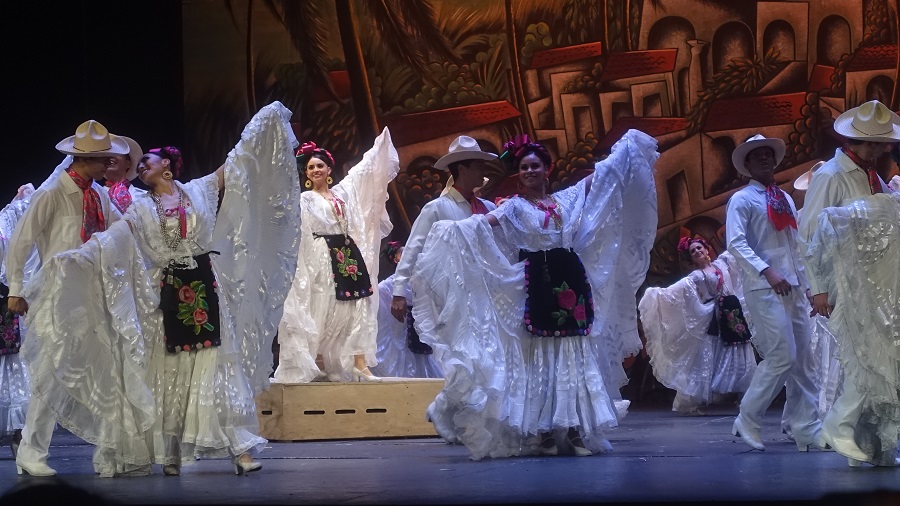 MÉXICO-BALLET FOLKLÓRICO-OPERANDOVIAJESYTURISMO