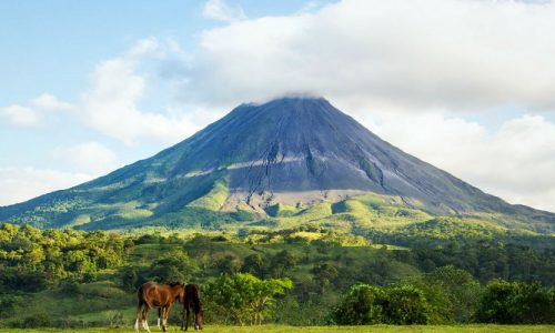 SJO-VOLCÁN ARENAL-OPERANDOVIAJESYTURISMO
